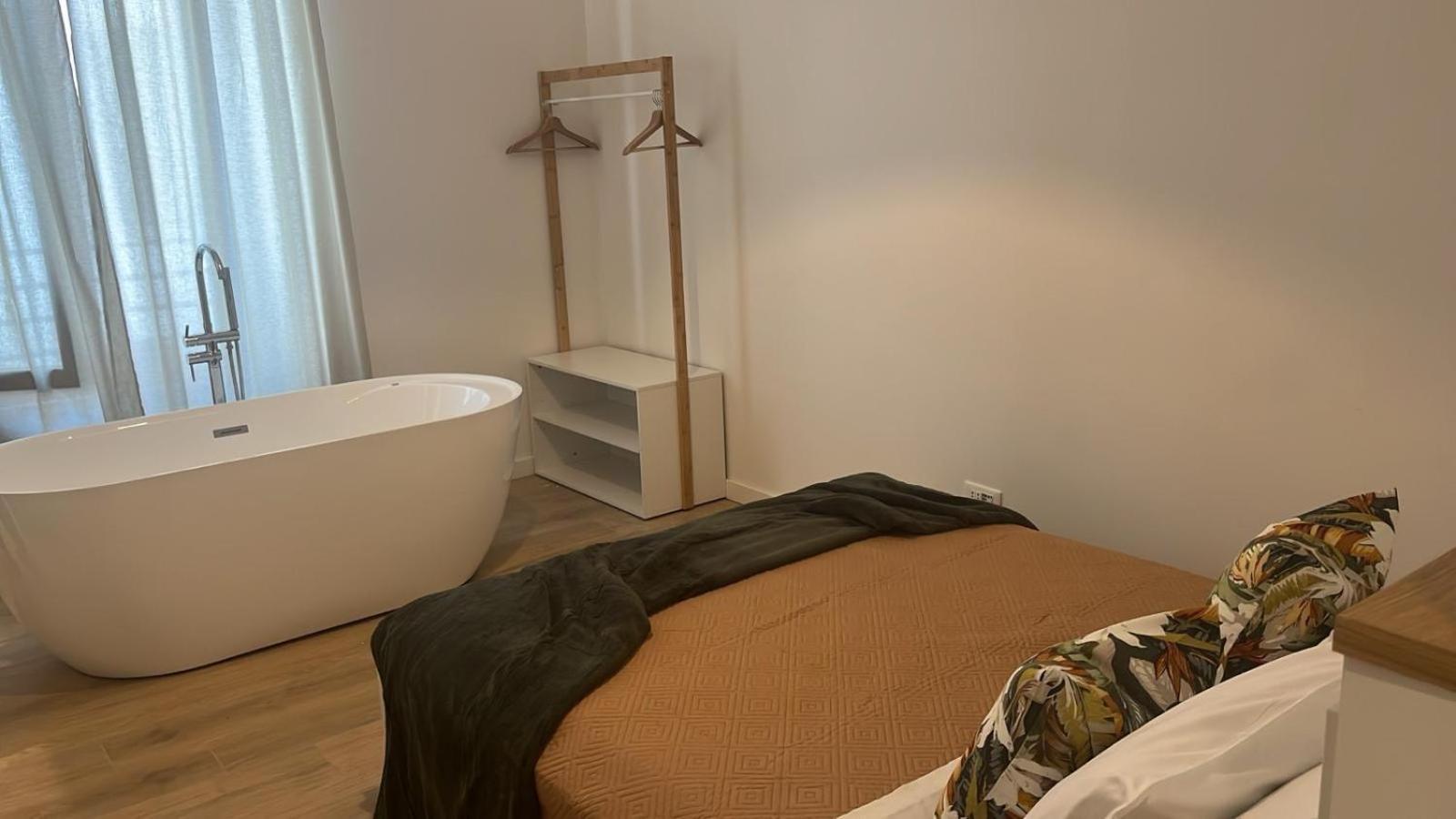 20 Settembre Rooms ลาสเปเซีย ภายนอก รูปภาพ